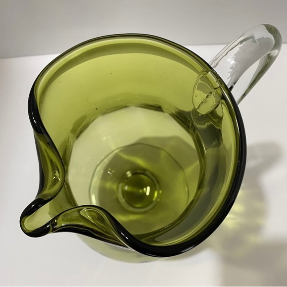 VTG Hand Blown Green Art Glass Pitcher Clear Handle Pedestal Base MCM 54 oz - Picture 13 of 15